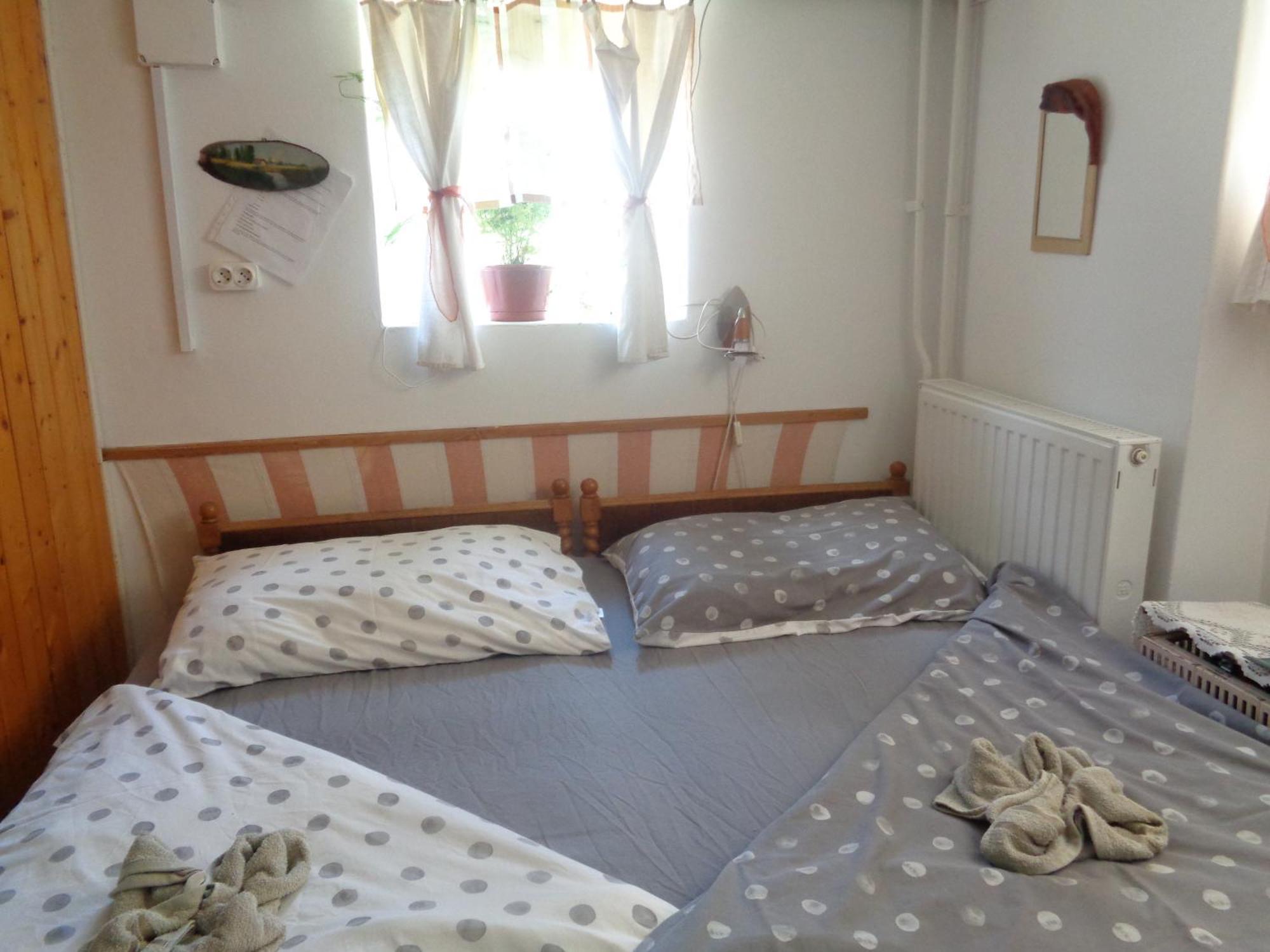 Irenke Vendeghaz Apartment ออลโชปาโฮค ภายนอก รูปภาพ